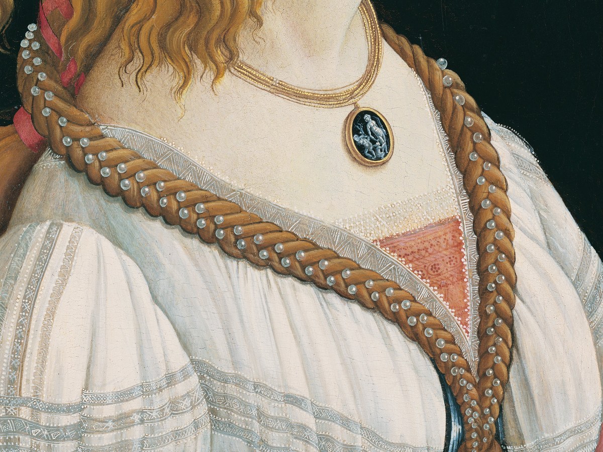 サンドロ・ボッティチェリ「若き女性の肖像」——金糸刺繍のドレスと衿のクロップ