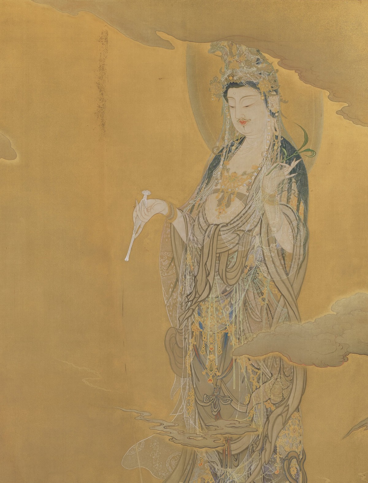 狩野芳崖「悲母観音」（1888年）観音の上半身ディテール——顔・宝冠・浄瓶を持つ手