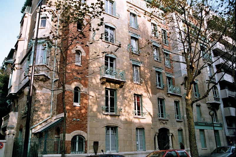 エクトール・ギマール設計「カステル・ベランジェ」（パリ、1898年）——フランス・アール・ヌーヴォー建築の代表作